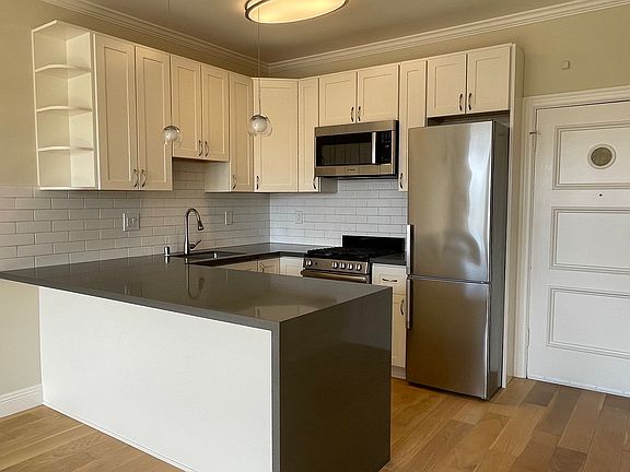 5th image of 2165 Larkin St #1B-1Ba-650Sqft