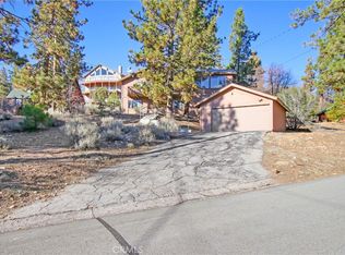 1063 Fawnskin Dr, Fawnskin, CA 92333