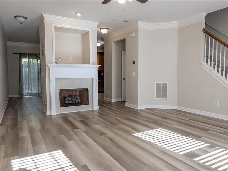 1232 Harris Commons Pl #1213 — Photo 3