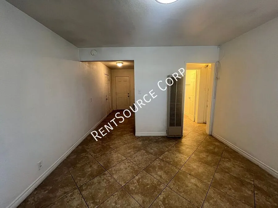 2 Bedroom Duplex for Rent in Barstow, San Bernardino County — Photo 4