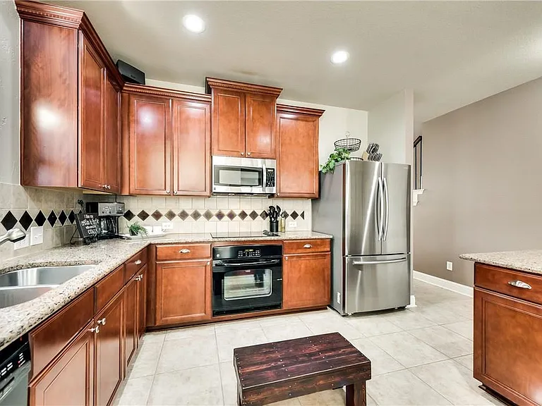 3824 Jeanette Ln — Photo 3