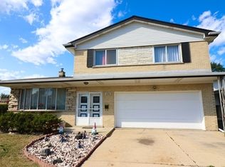 8560 W Betty Ter, Niles, IL 60714