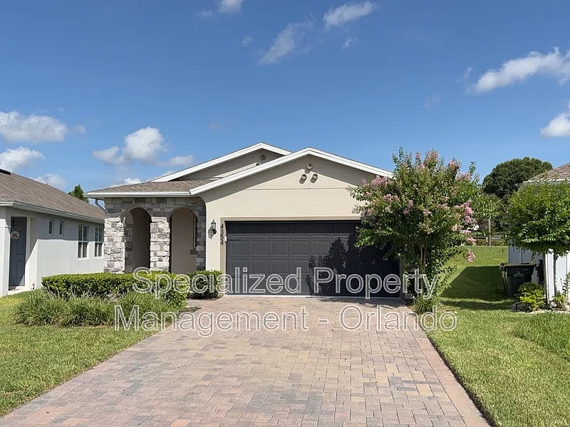 4 bed, 2.0 bath, 1854 sqft, $2,595 — Photo 1