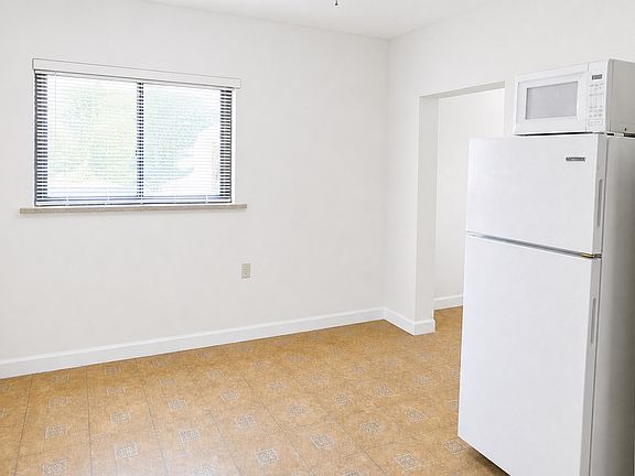 3rd image of 402 Atwood St