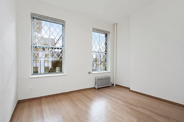 Rented by Renetta Real Estate | media 94