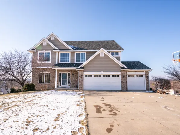 1750 Rolling Meadows Dr, Pleasant Hill, IA 50327