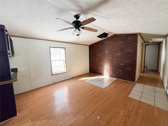 3rd image of 5063 S Cooper Hill Rd