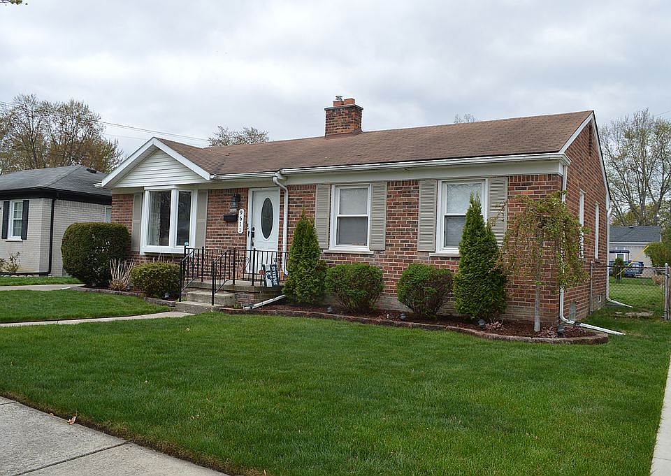 2nd image of 9611 Loveland St