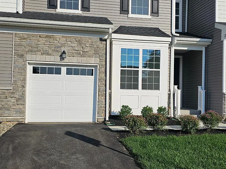 13 Griffin Ln — Photo 1
