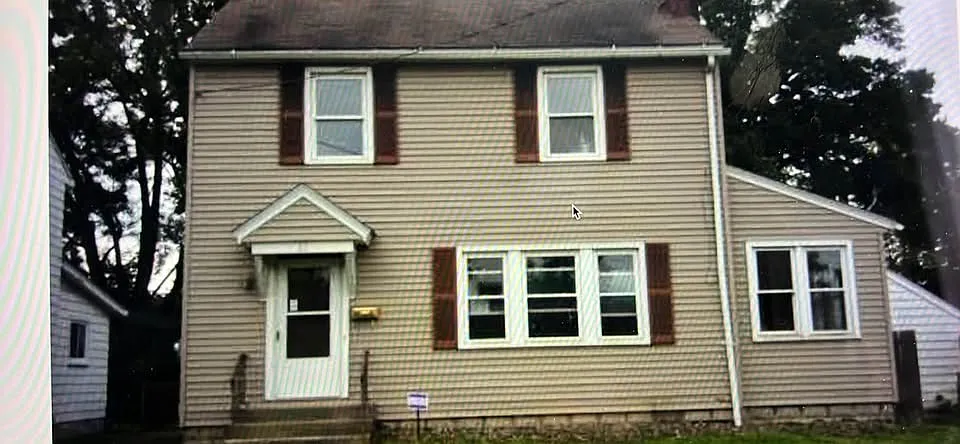 17 Beechwood Dr photo 1