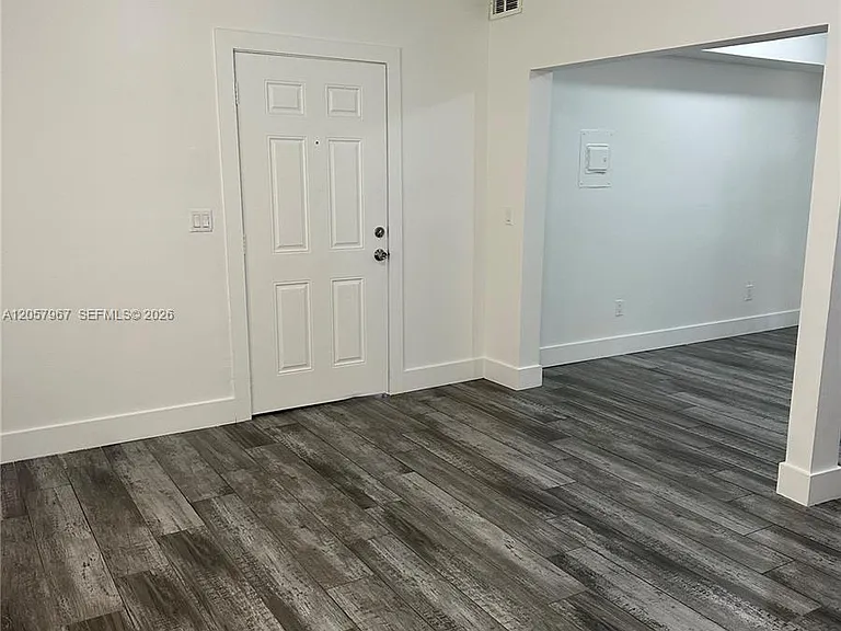 2500 NE 192nd St #6 — Photo 15