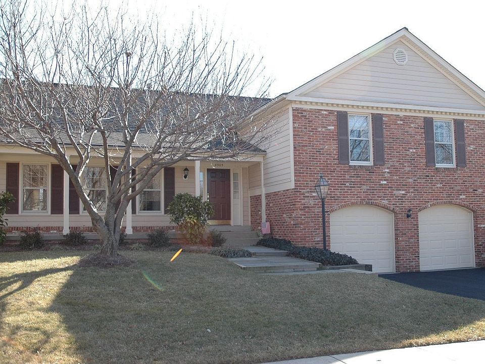 4 Level Split-4 Bedroom Upstairs