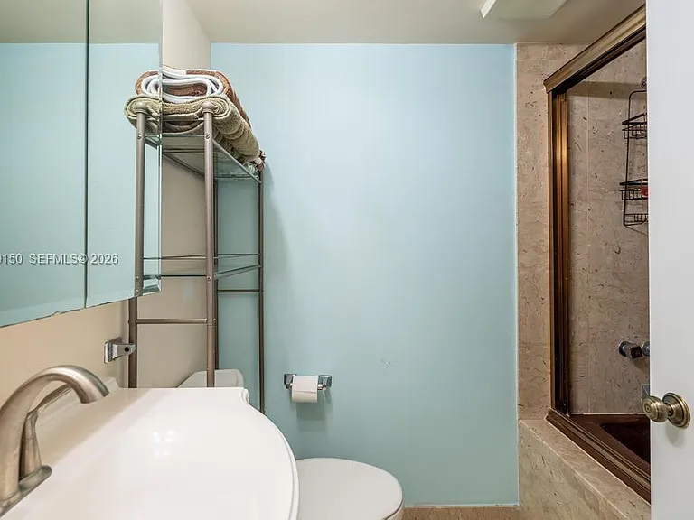 151 SE 15th Rd #502 — Photo 18