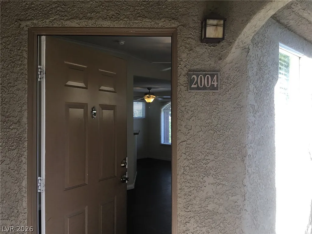 2 bed, 2.0 bath, 947 sqft, $1,345 — Photo 3