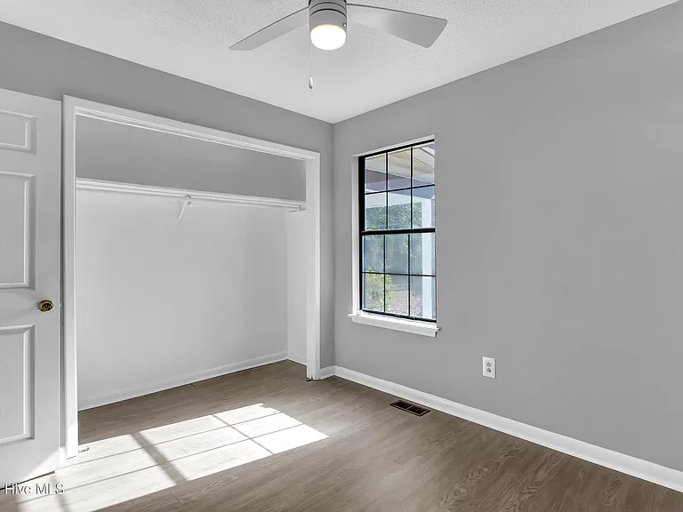 139 Charter Dr — Photo 13