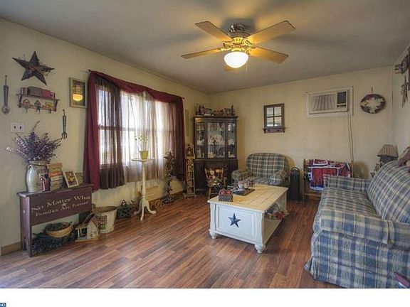 3rd image of 607 Berkeley Dr