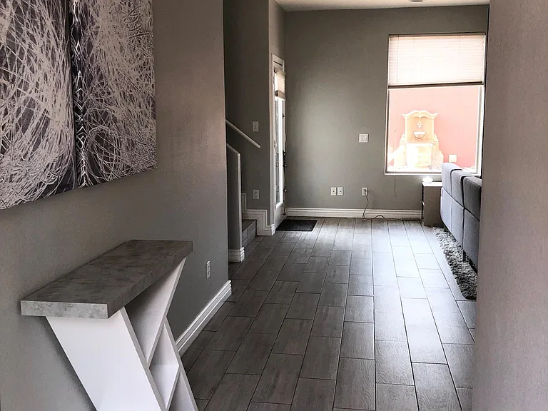 4322 N 78th St #6 — Photo 4