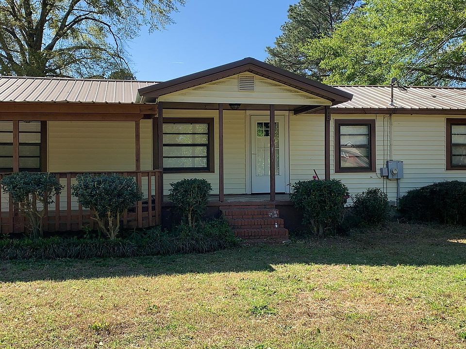 3BR, 1BA, 1071sq ft