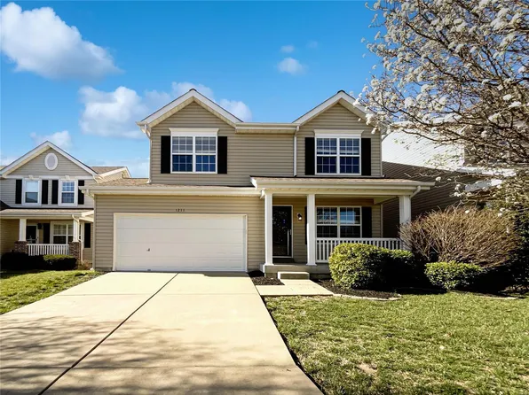 1211 Harmony Lake Dr, Saint Peters, MO 63376