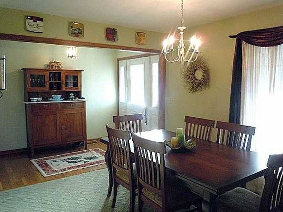 Dining & Entry