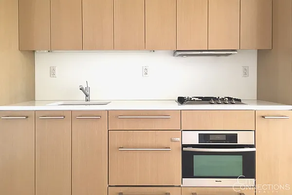 Rented by City Connections Realty | media 12