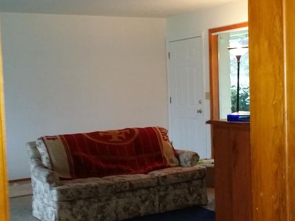 From hall way to front door