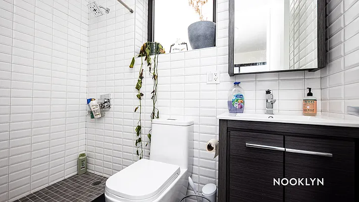 Rented by Nooklyn NYC LLC | media 12