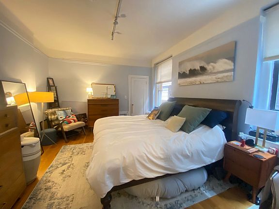 3rd image of 251 W 81st St #6S