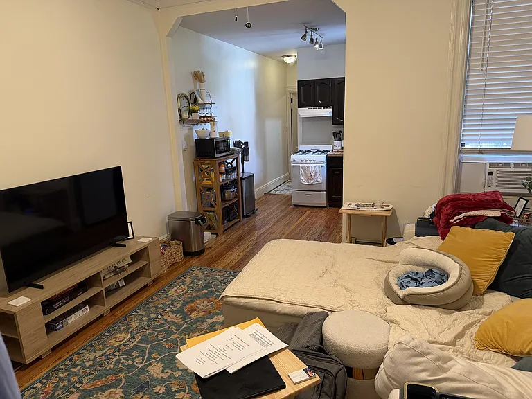 906 Willow Ave #4 — Photo 2