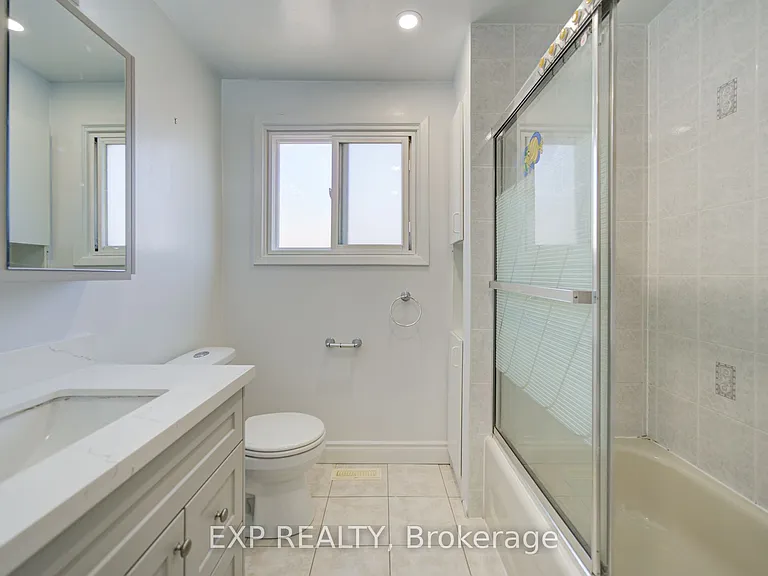 82 Muirlands Dr — Photo 20
