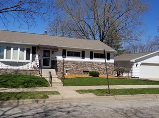 2002 Liberty St, La Crosse, WI 54603