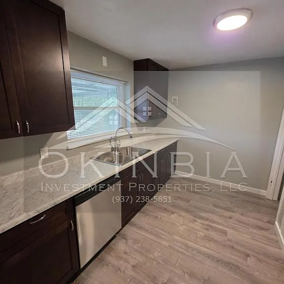 2815 Oxford Ave — Photo 7