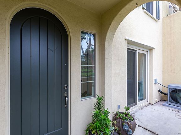 3rd image of 2650 Escala Cir