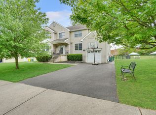 28 Irene Ct, Lakewood, NJ 08701