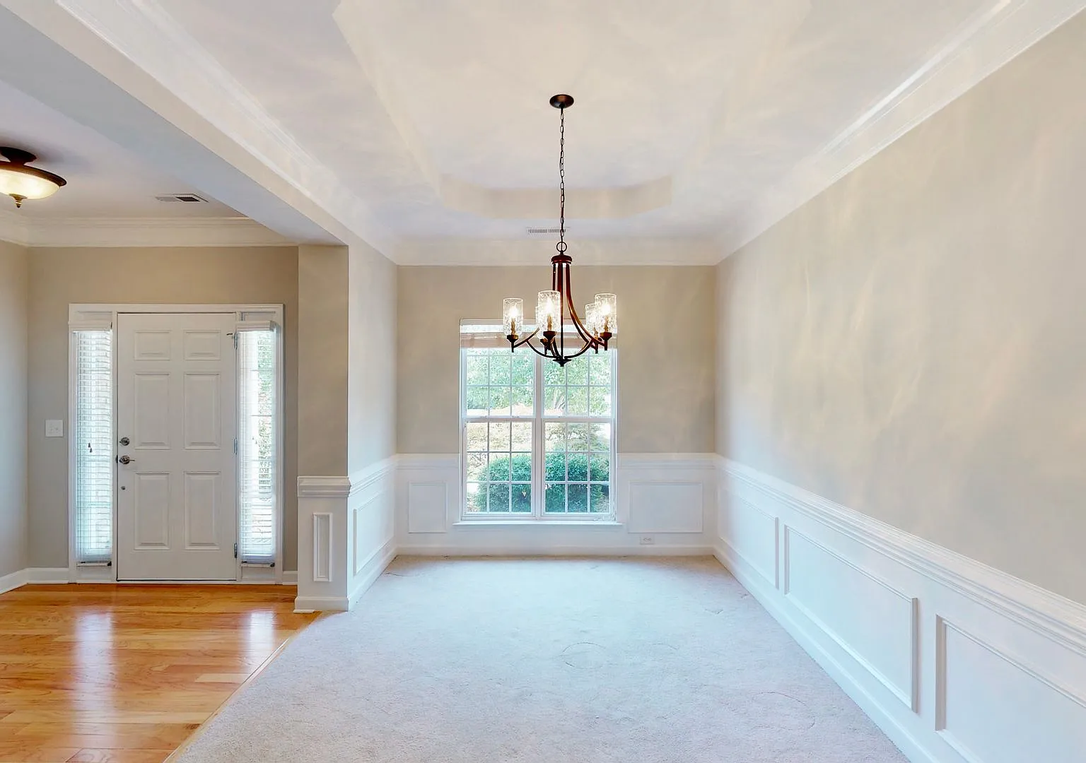 8321 Suttonview Drive — Photo 2