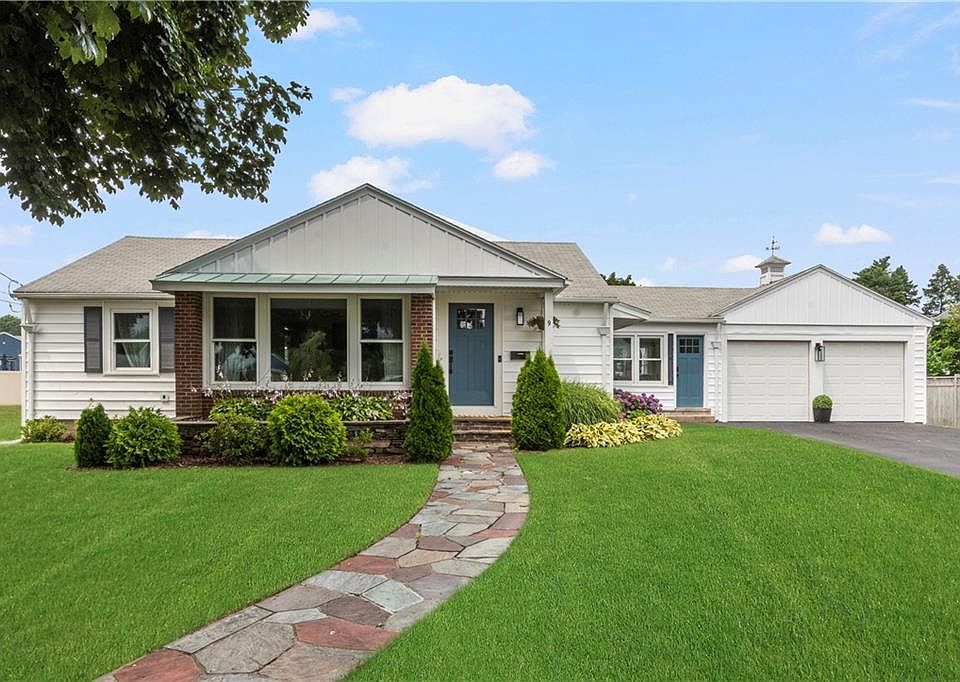 2nd image of 9 Poppy Cir