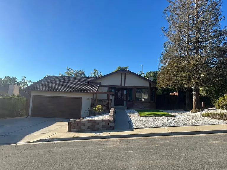 3423 Gradell Pl — Photo 2