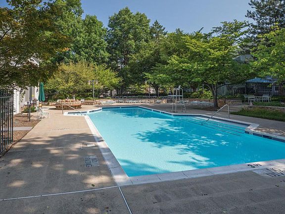 5th image of 4400 Helmsford Ln APT 103