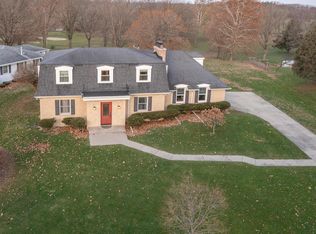 103 Edgebrook Dr, Sandwich, IL 60548