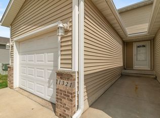 1321 Creekside Ct, Waterloo, IA 50702