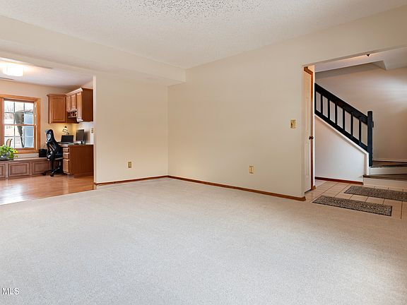 5th image of 42 Capitol Place