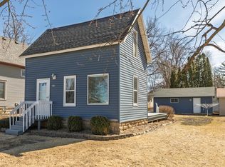 209 2nd St NE, Hayfield, MN 55940