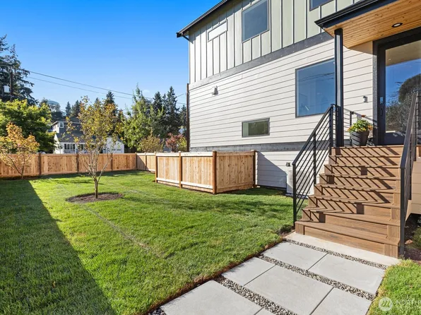 3314 W Dravus Street, Seattle, WA 98199