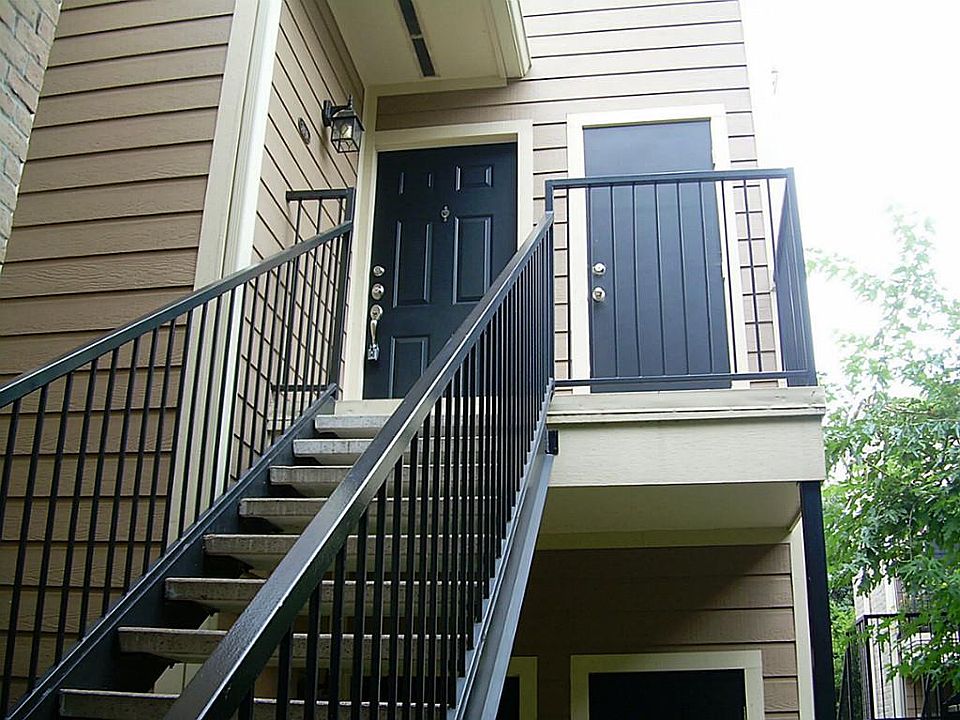 1st image of 718 Bering Dr APT D