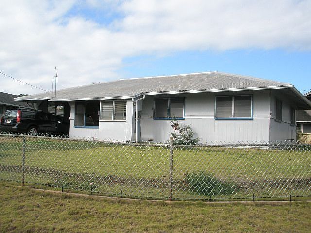 Fenced yard - great for pets!