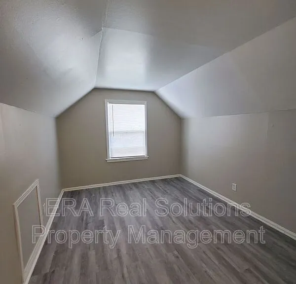 2065 W Mound St — Photo 16