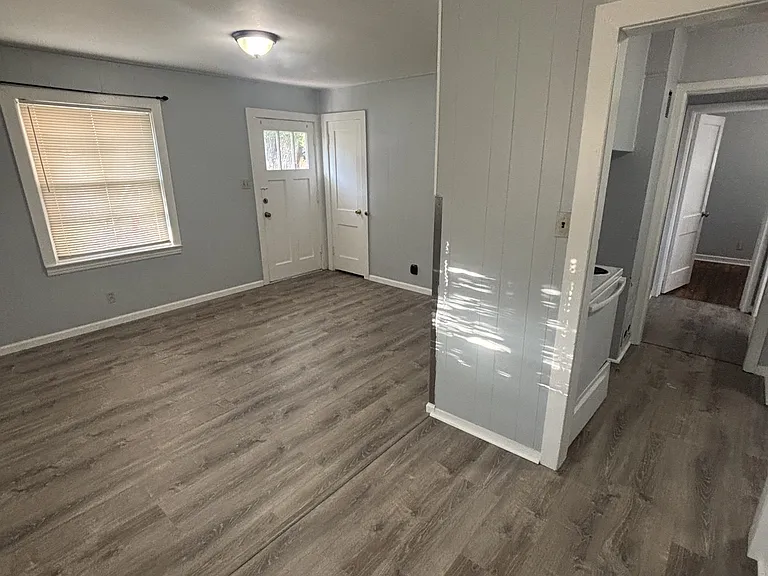 1729 E Looman St — Photo 6