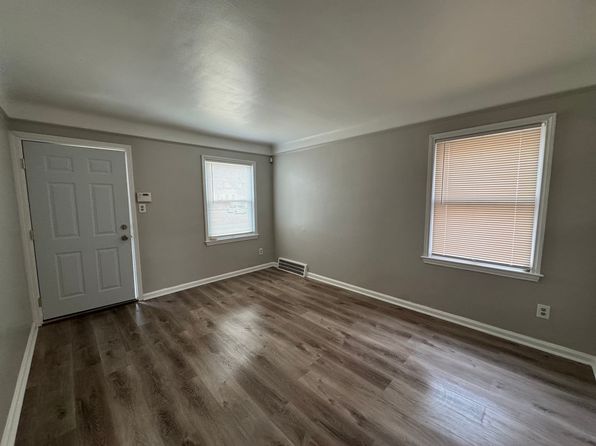 9366 Sanilac St, Detroit, MI 48224