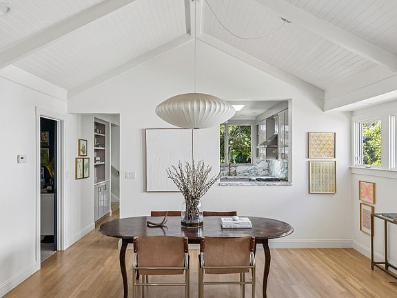 3rd image of 32 Bayview Street