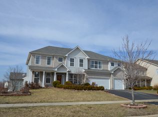 820 Brompton Ln, Bolingbrook, IL 60440